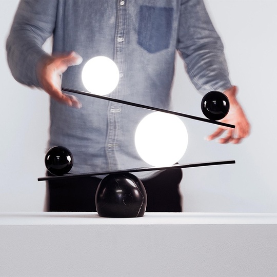 Лампа настольная черная Balance черно-белый, 45*50, светодиодная