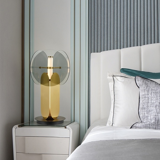 Настольная лампа черная с золотом ZENDER