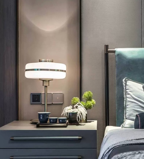 Настольная лампа FREDO 30*55, лакированное золото, металл, Е27.