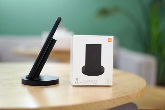 Беспроводное зарядное устройство Xiaomi 20W Vertical Air-cooled Wireless Charging
